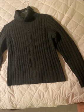 Fjallraven Dark Gray Cable Knit Cashmere Turtleneck Sweater -Size Small
